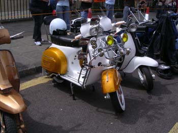 1l_Lambrettas Bar 2006 018